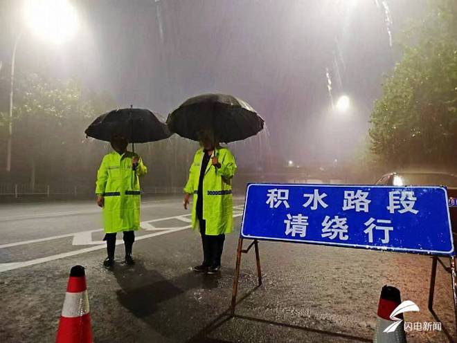 潍坊市潍城区：强降雨影响多处铁路桥涵、路段通行 防汛人员坚守一线清积水保畅通